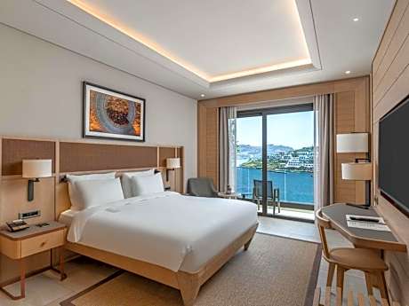 Deluxe King Room with Sea View