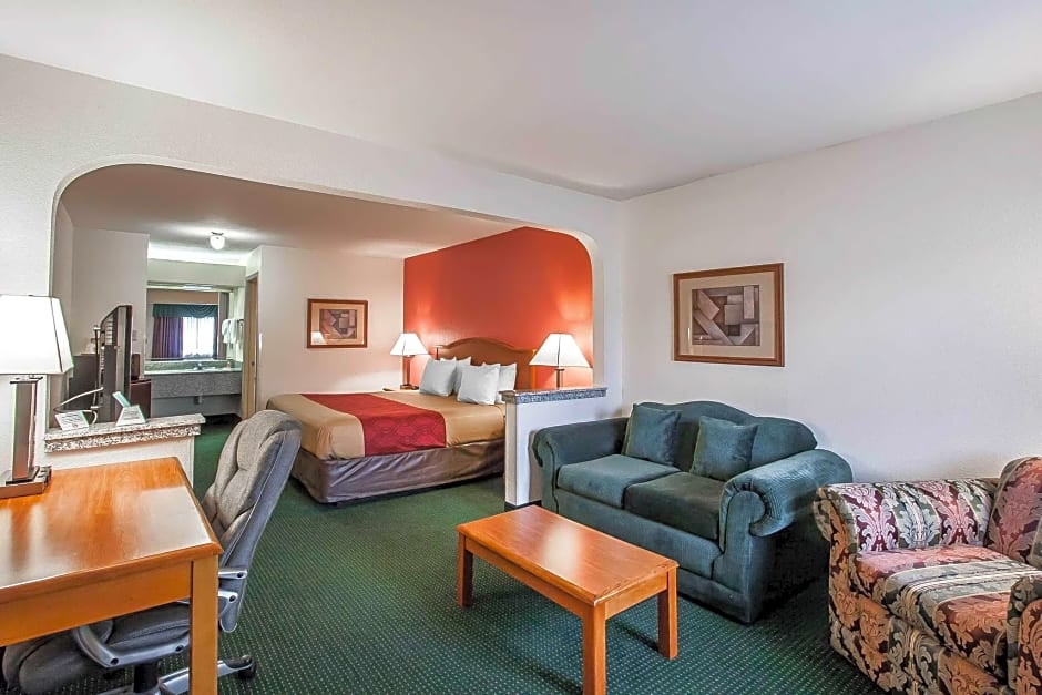 Econo Lodge Inn & Suites Memphis