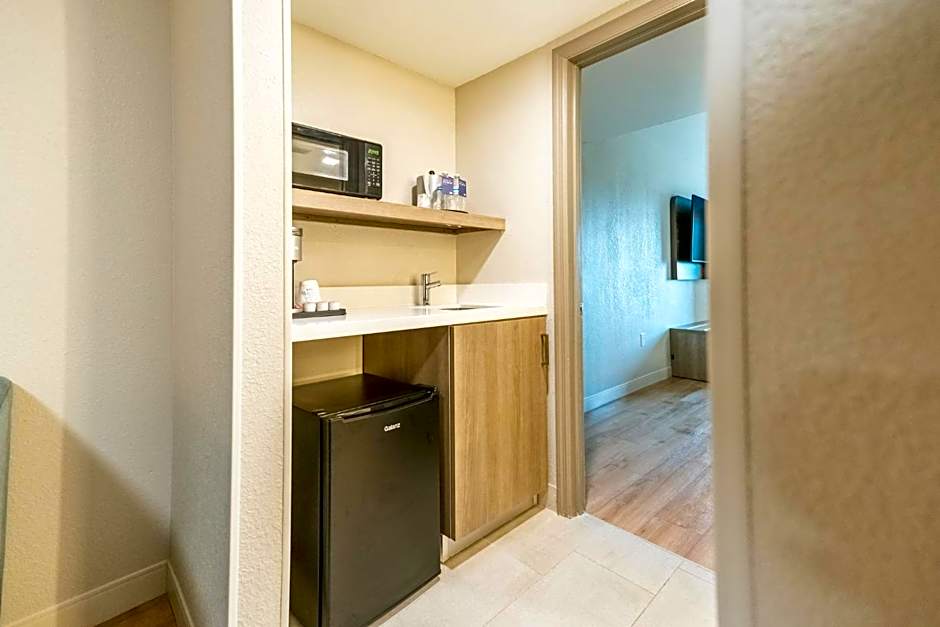 Holiday Inn Express Hotel & Suites Cocoa Beach By IHG