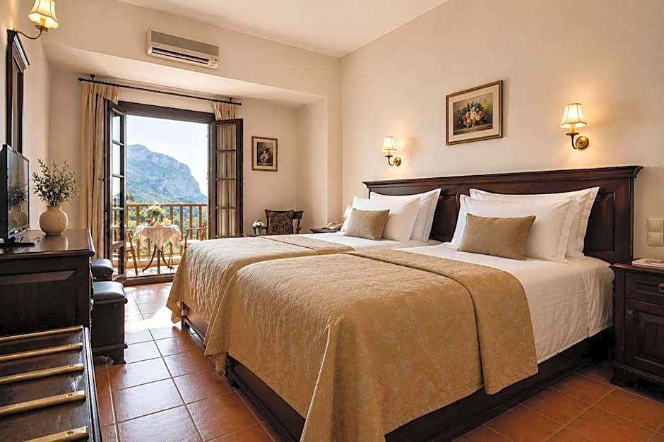 Hotel Doupiani House