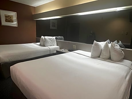 Queen Room with Two Queen Beds - Non-Smoking
