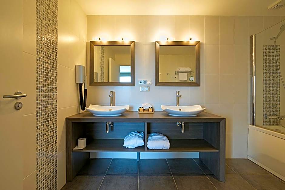 Les Suites - Konine 4 - Hotel & Bar & Restaurant