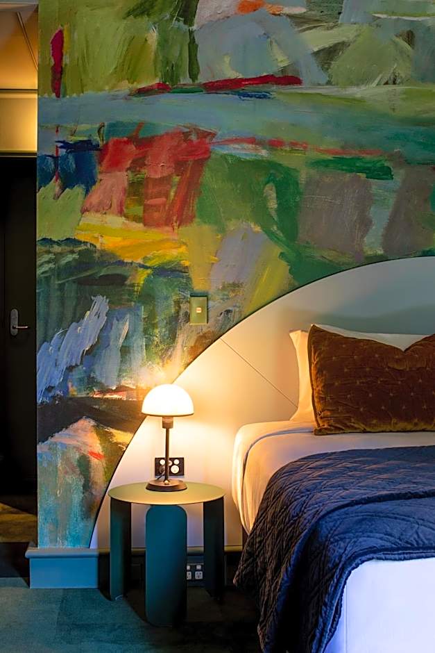 The Central Hotel Queenstown, A Naumi Chapter