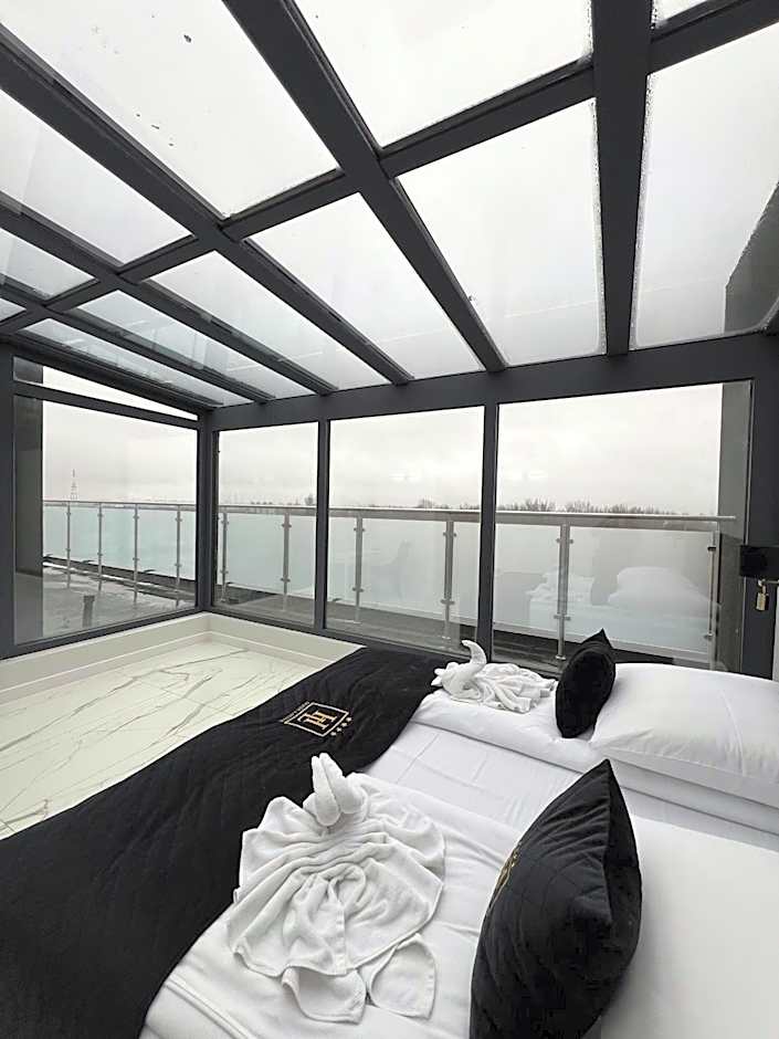 Hotel Lantier & Swimming Pool Zone