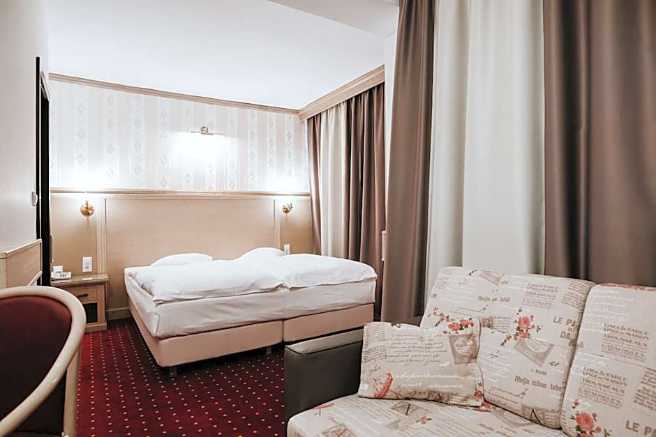 Hotel Lacu Rosu