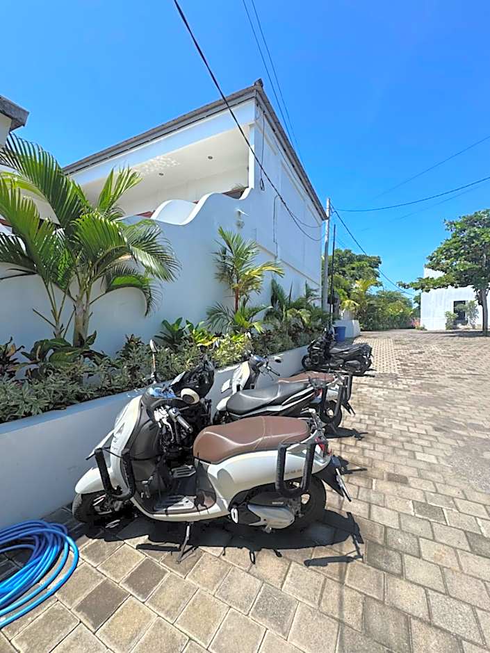 Uluwatu Stay's Deluxe Room #8