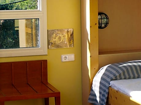 DOUBLE OR TWIN STANDARD ROOM