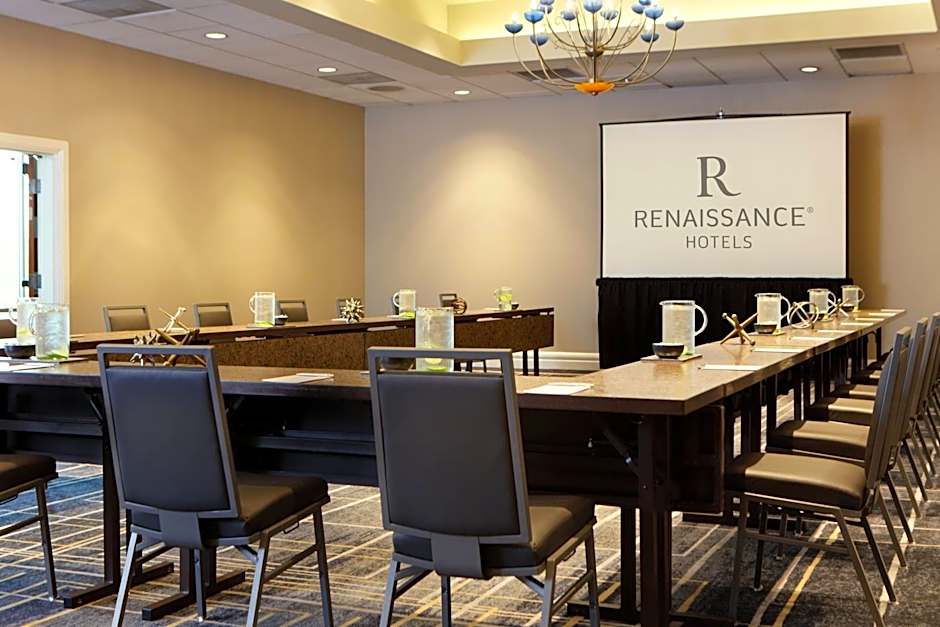 Renaissance by Marriott Tampa International Plaza Hotel