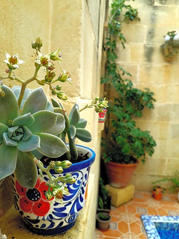 Laremi Gozo B&B