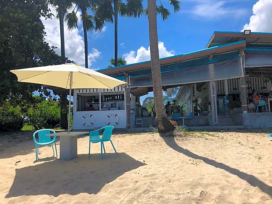 Le Petit Saint Tropez