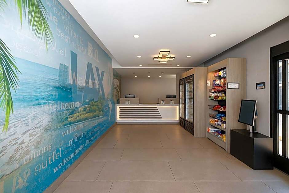 Travelodge by Wyndham LAX South