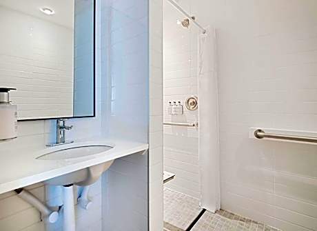 King Suite with Sofa Bed and Transfer Shower - Mobility Accessible