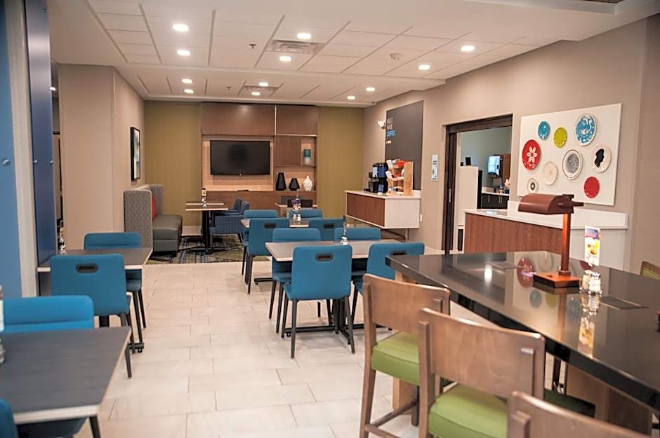 Holiday Inn Express Hotel & Suites Norfolk By IHG