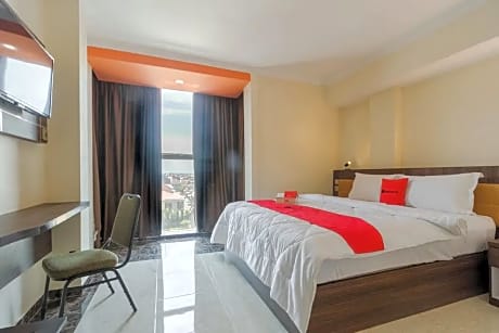 RedDoorz Plus at Boulevard Panakkukang Makassar