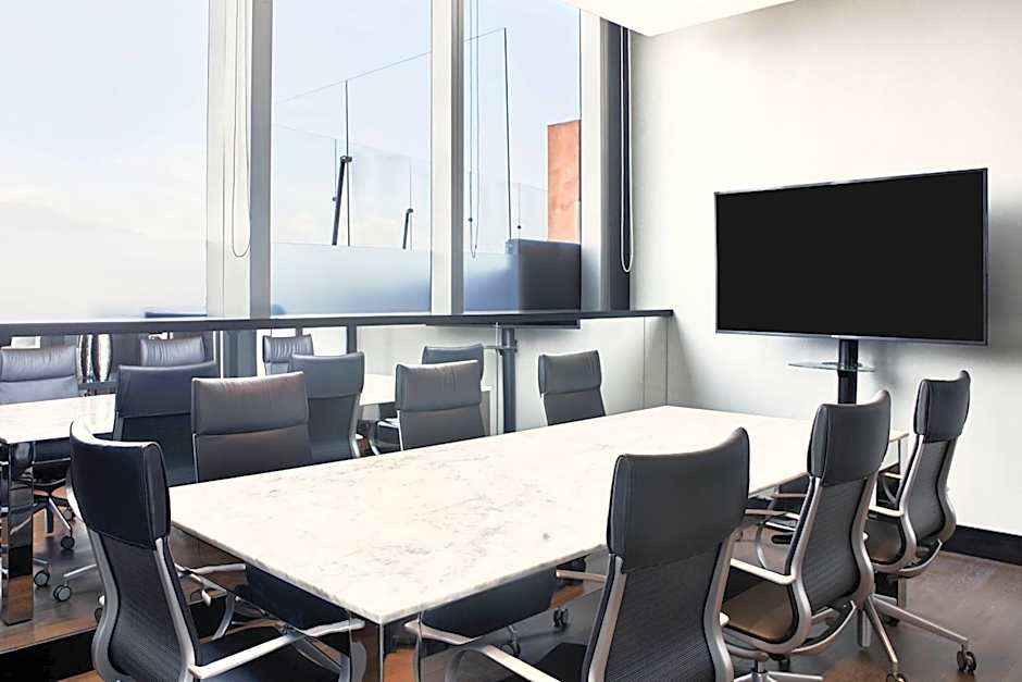 AC Hotel Santiago Cenco Costanera
