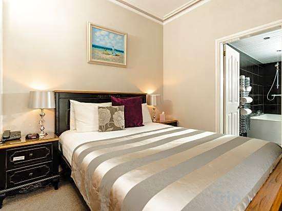 OYO Rayanne House Guest Accommodation