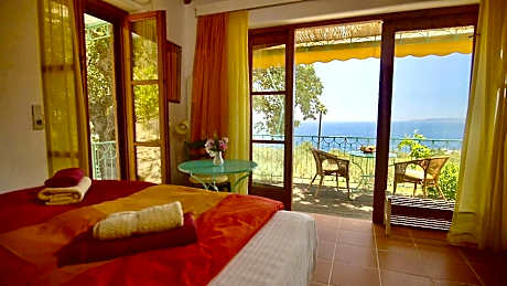 Double Room with Balcony and Sea View