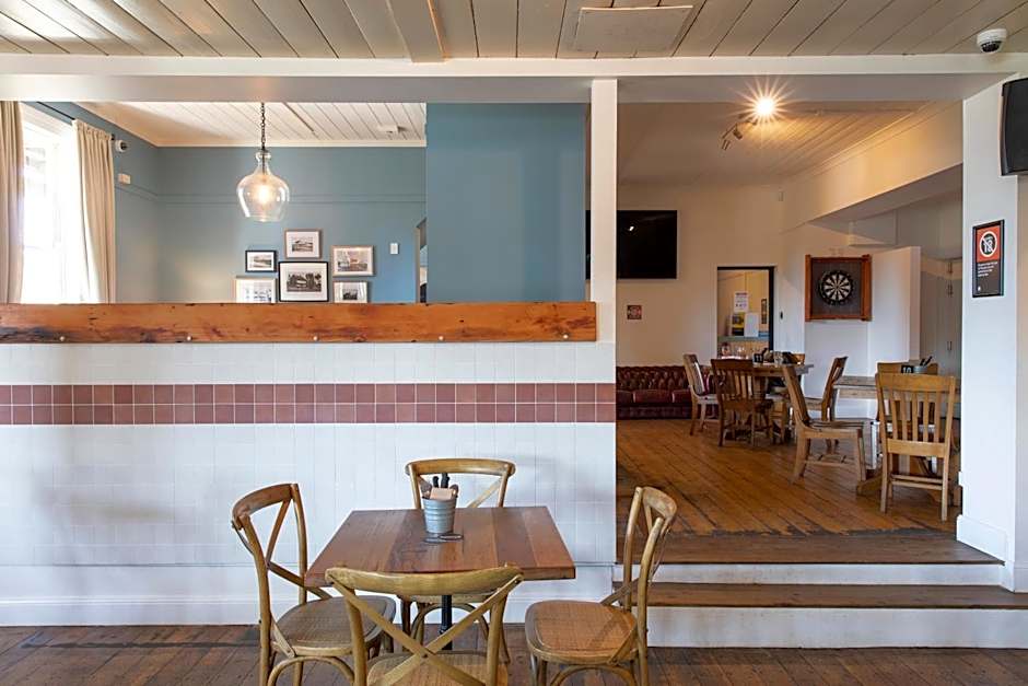 Robertson Public House and Kitchen