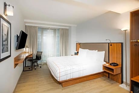 King Room - Mobility Access/Non-Smoking