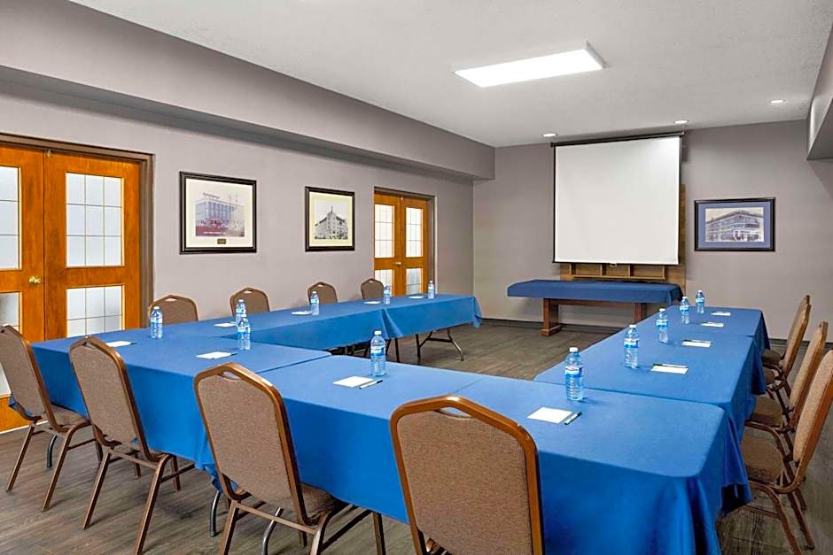 Wingate by Wyndham Lethbridge