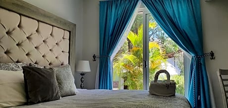 King Room with Garden View