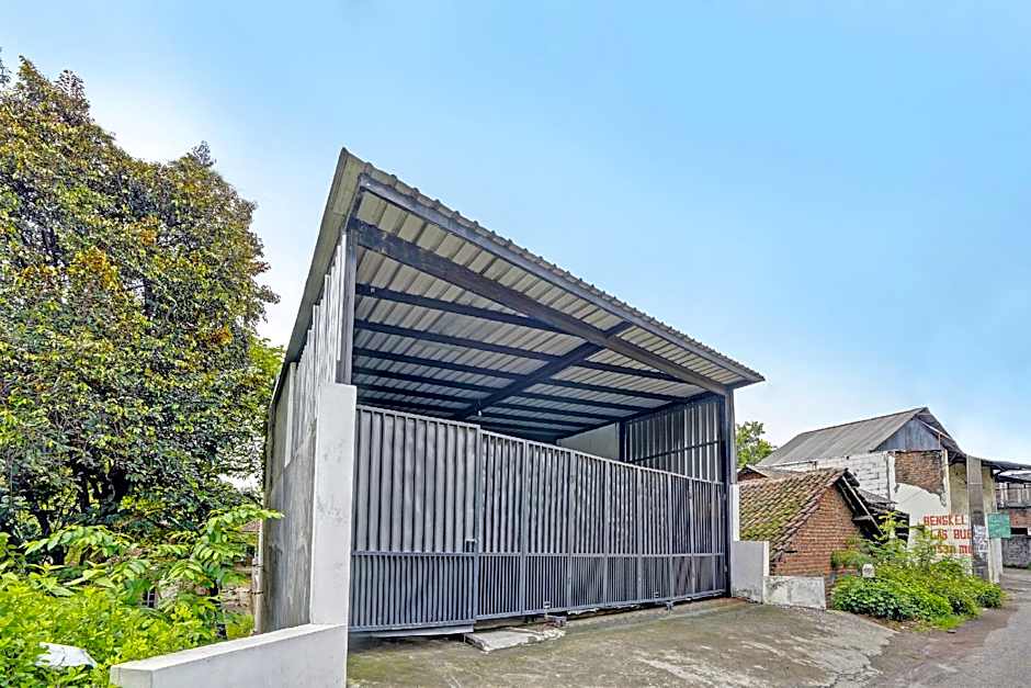 OYO Life  91947 Kost Barokah Syariah