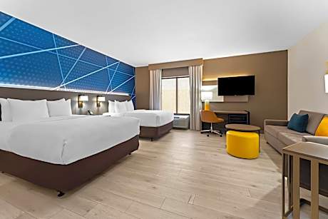 Queen Suite with Two Queen Beds - Accessible/Non-Smoking