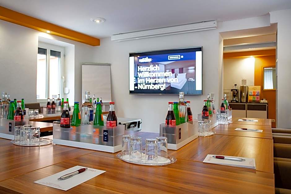 Tiptop Hotel Burgschmiet Garni