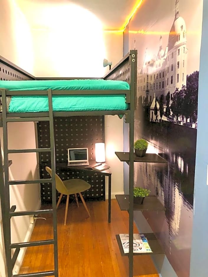 Roomies Hostel Condesa