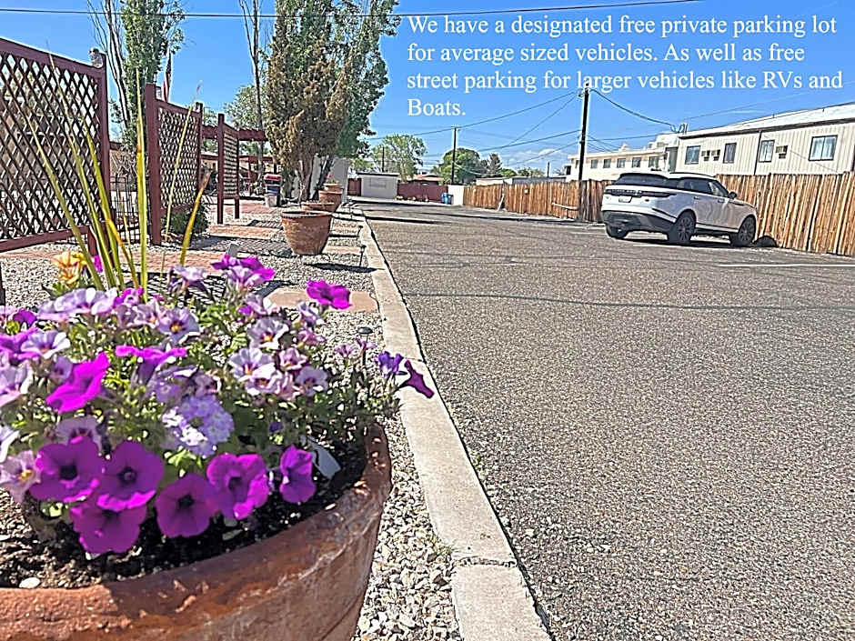 Home Style Apartments - 1 & 3 BR Suites with Full Kitchen