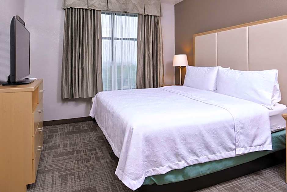 Homewood Suites By Hilton Des Moines Airport