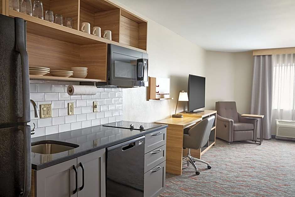 Candlewood Suites Milwaukee Airport - Oak Creek By IHG