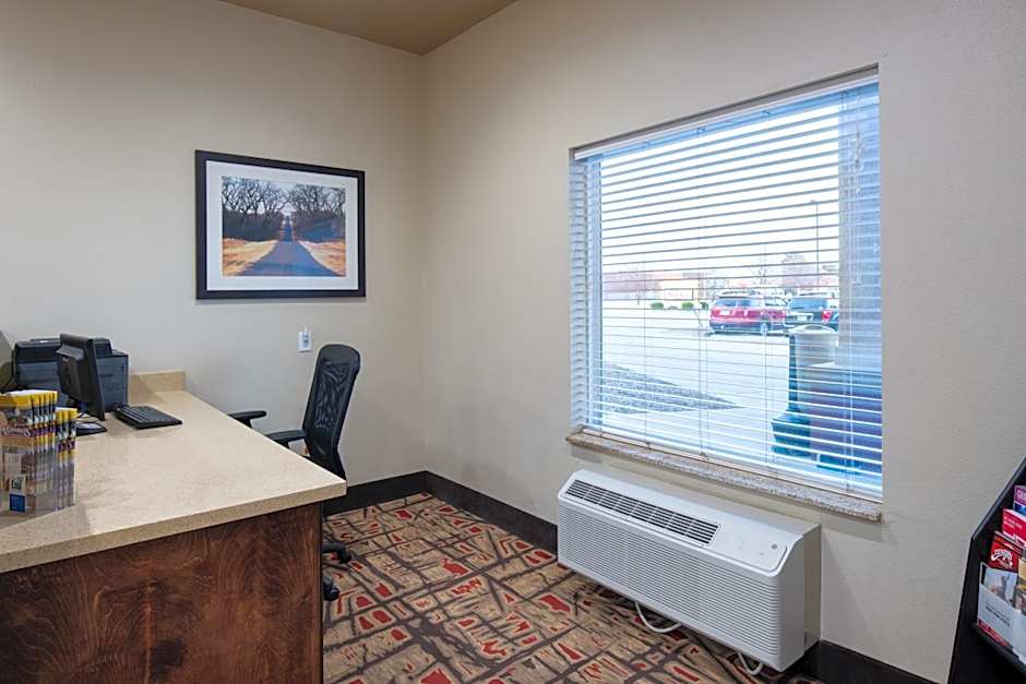 Home Away Kitchen Suites Enid