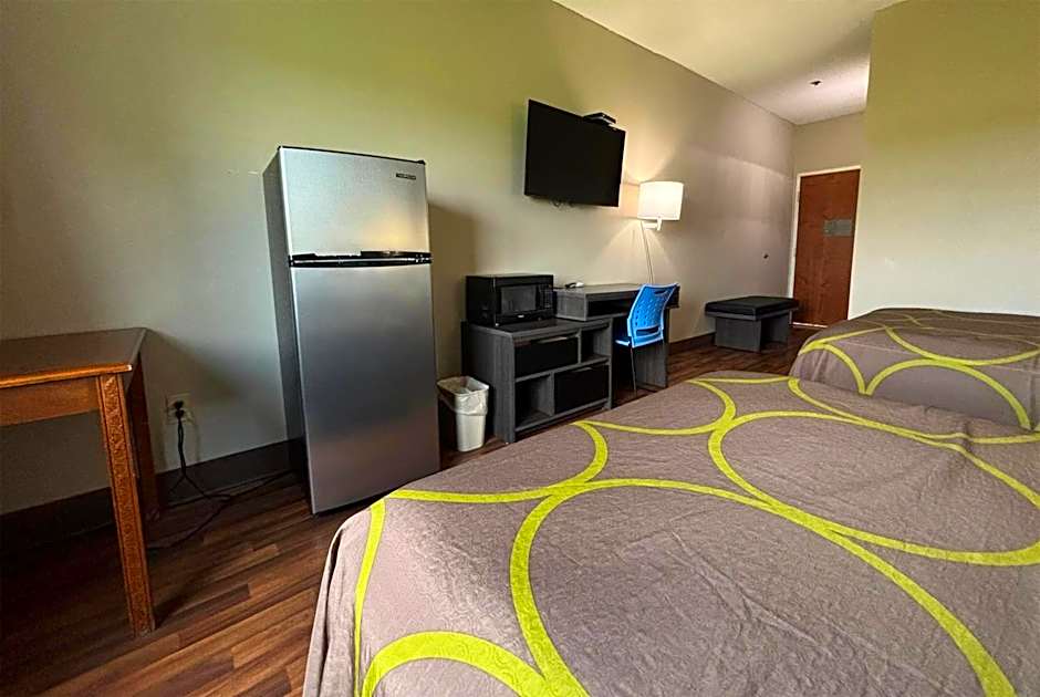 Super 8 by Wyndham Grayville