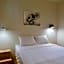 Rooster Guesthouse Rooms