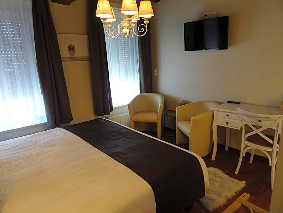 Photo 1 of 7 of Small Double Room