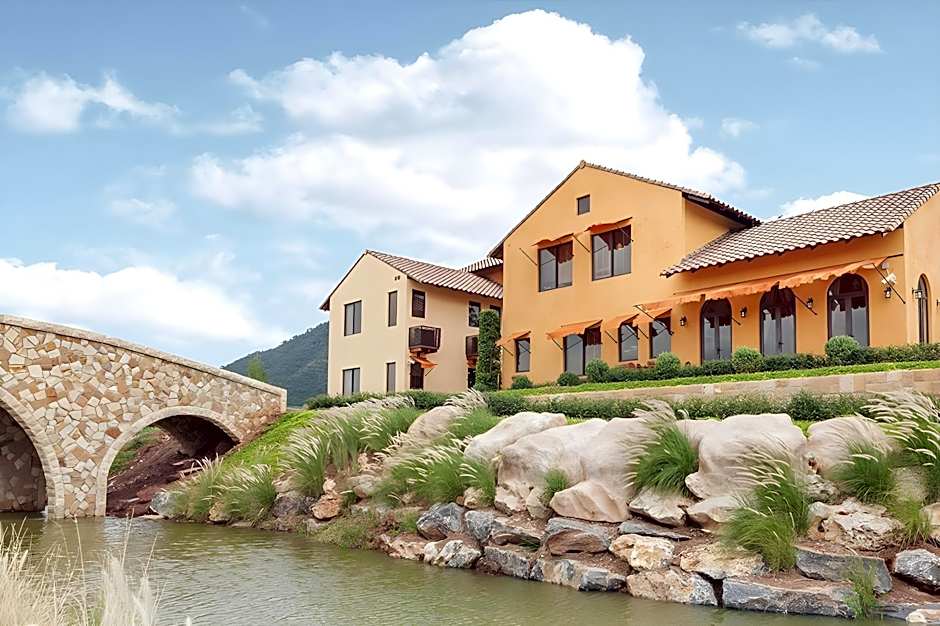 Toscana Piazza by Toscana Valley