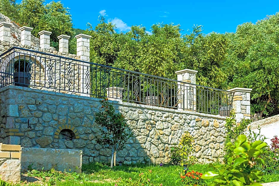 Natura Luxury Suites Parga