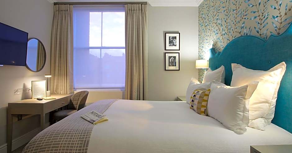 54 Queen's Gate Hotel