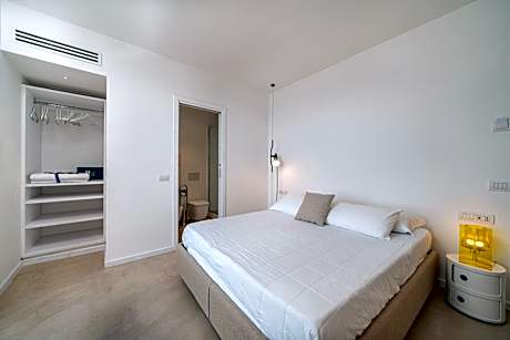 Deluxe Double Room with Balcony and Sea View