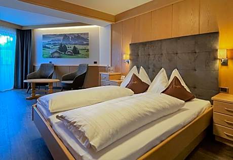Quadruple Room with Mountain View