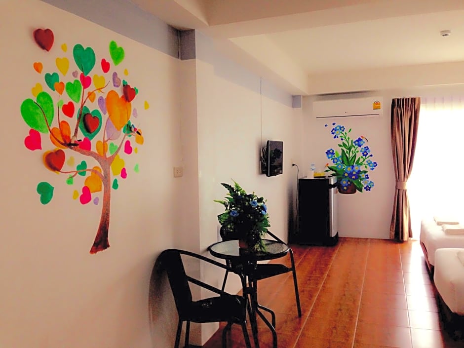 The Pride Hotel At Laemsing