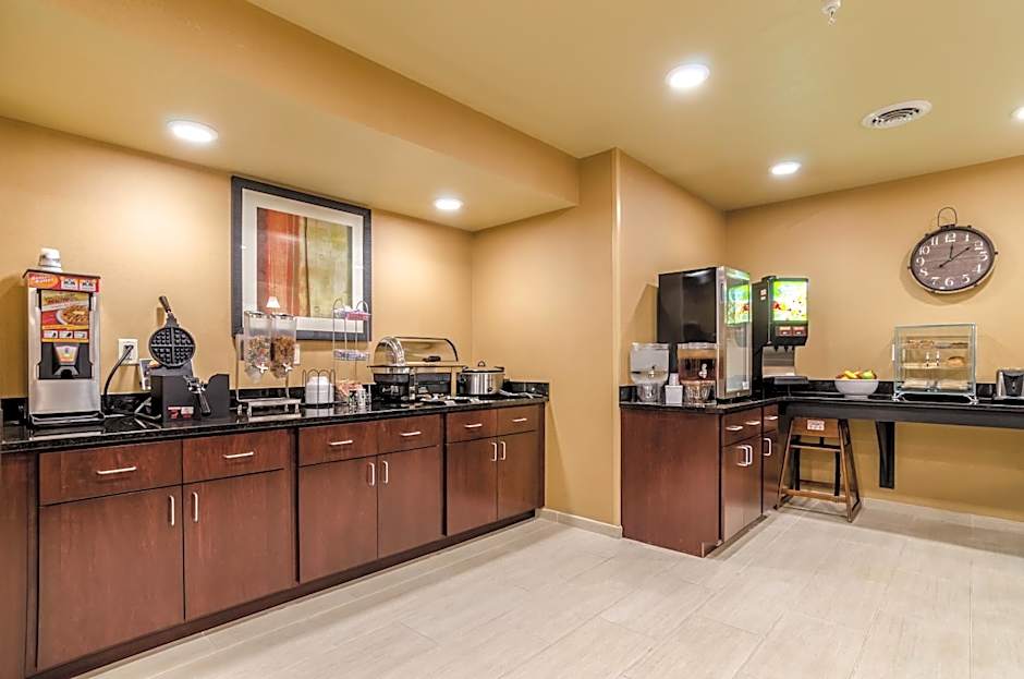 Cobblestone Inn & Suites - Oberlin