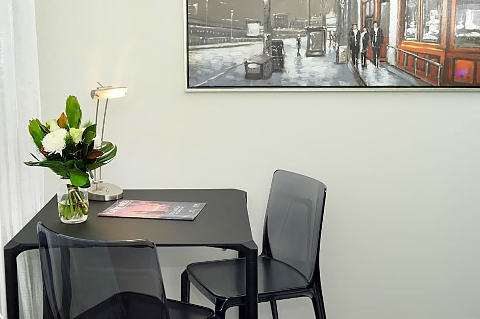 Oaks Gladstone Grand Hotel