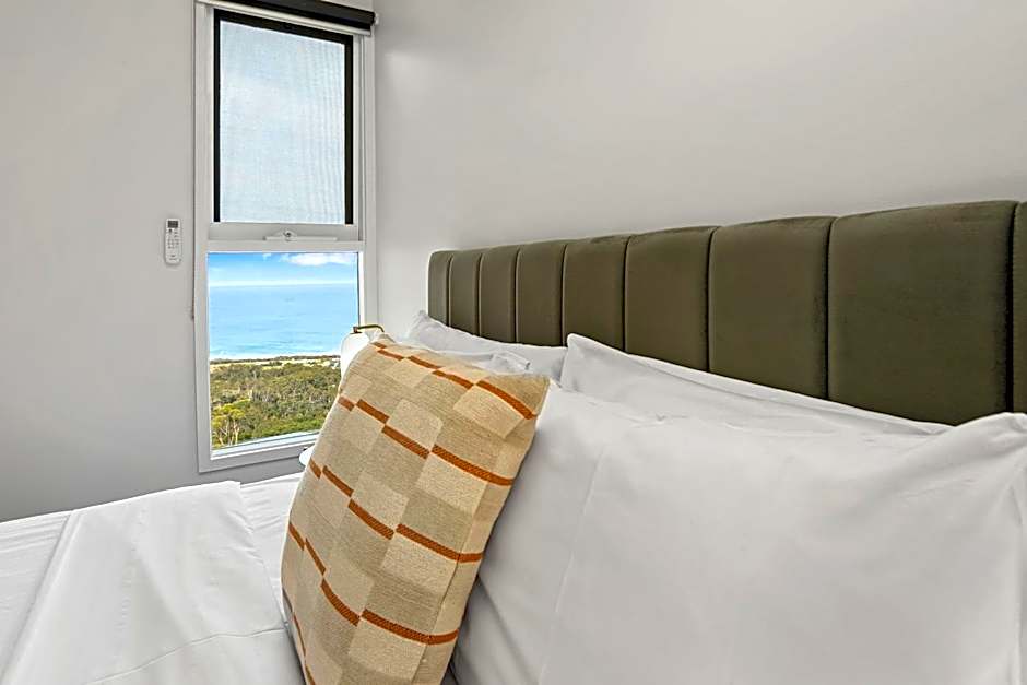 Chris's Beacon Point Restaurant & Villas