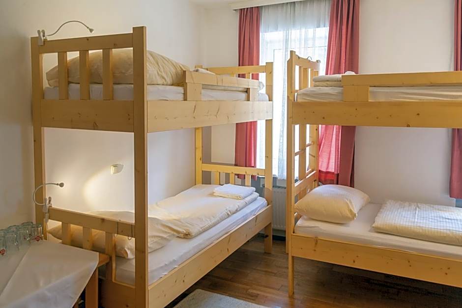 Hotel & Hostel Sandwirt