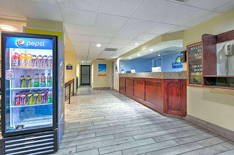 Days Inn by Wyndham Greenville MS