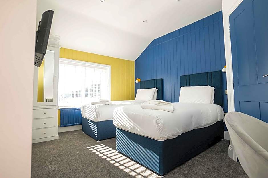 Delmont Hotel & View Restaurant