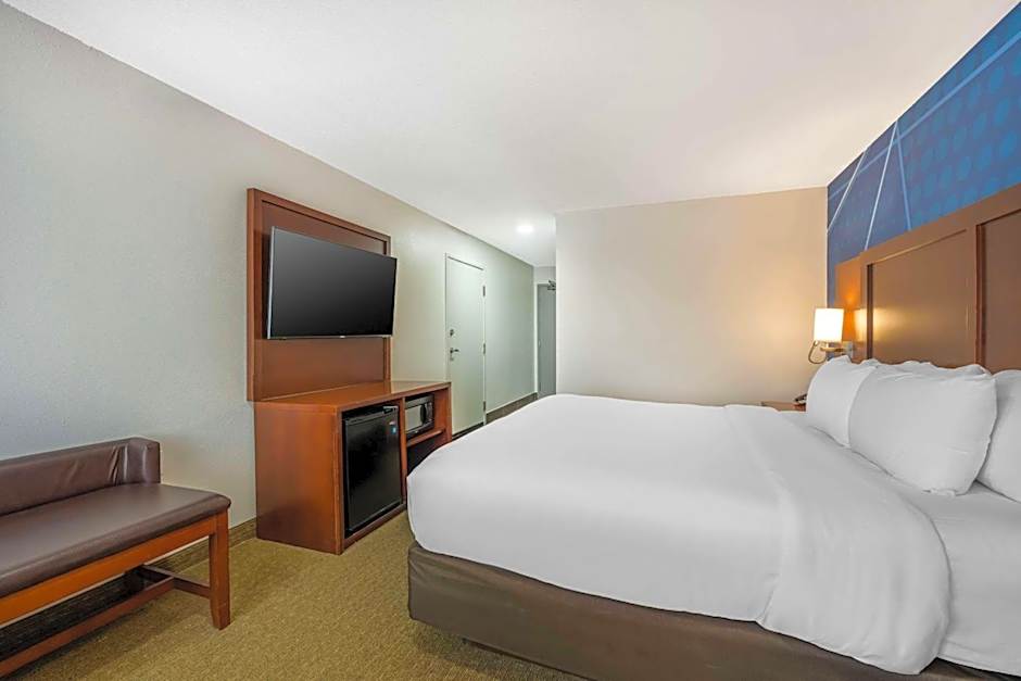 Comfort Suites Omaha East-Council Bluffs
