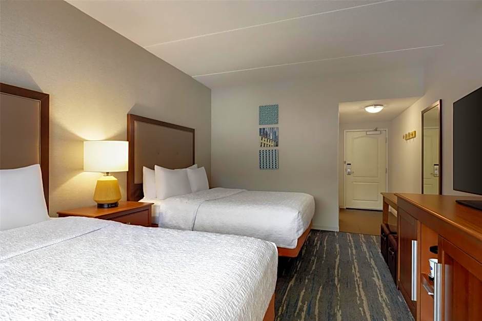 Hampton Inn By Hilton & Suites Pittsburgh/Harmarville